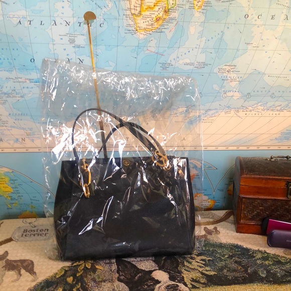 Trisha bag; Michael Kors new w/ tags large shoulder bag 3 compartments - Picture 6 of 12